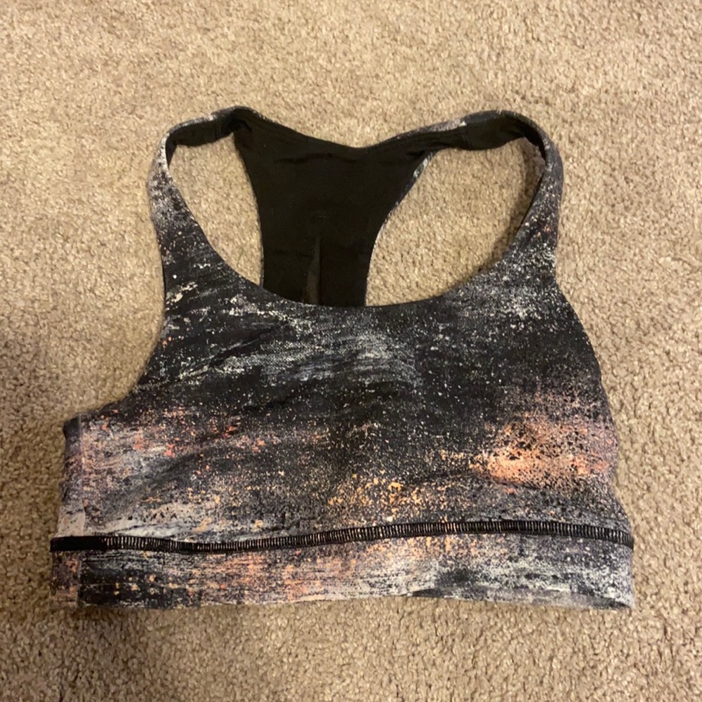 Lululemon sports bra